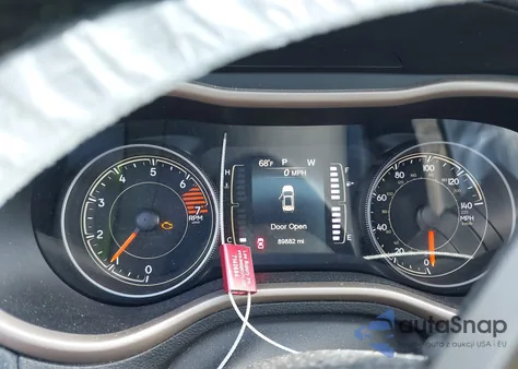 2017 Jeep Cherokee Latitude 4X4 из США, поврежденный, VIN 1C4PJMCB7HW612012